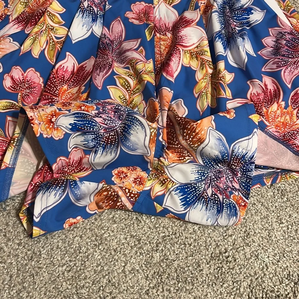 Johnny Was EUC Floral Blue Skort. Adorable and functional. Great pockets!! - Picture 5 of 7